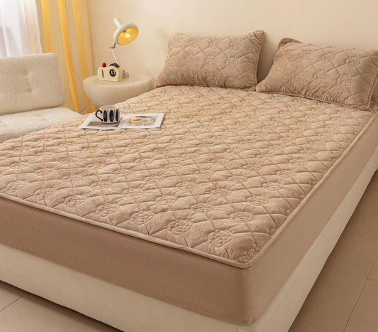 Husa matlasata tip topper din catifea cu 2 fete de perna 50x70cm, 140x200cm, Bej